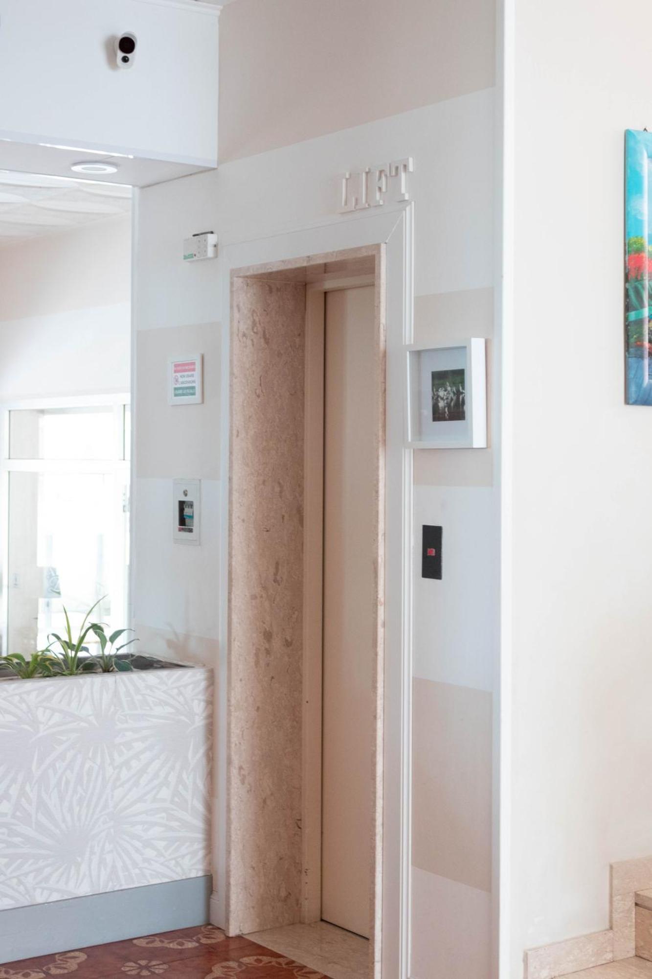 Riviera Hotel 3*