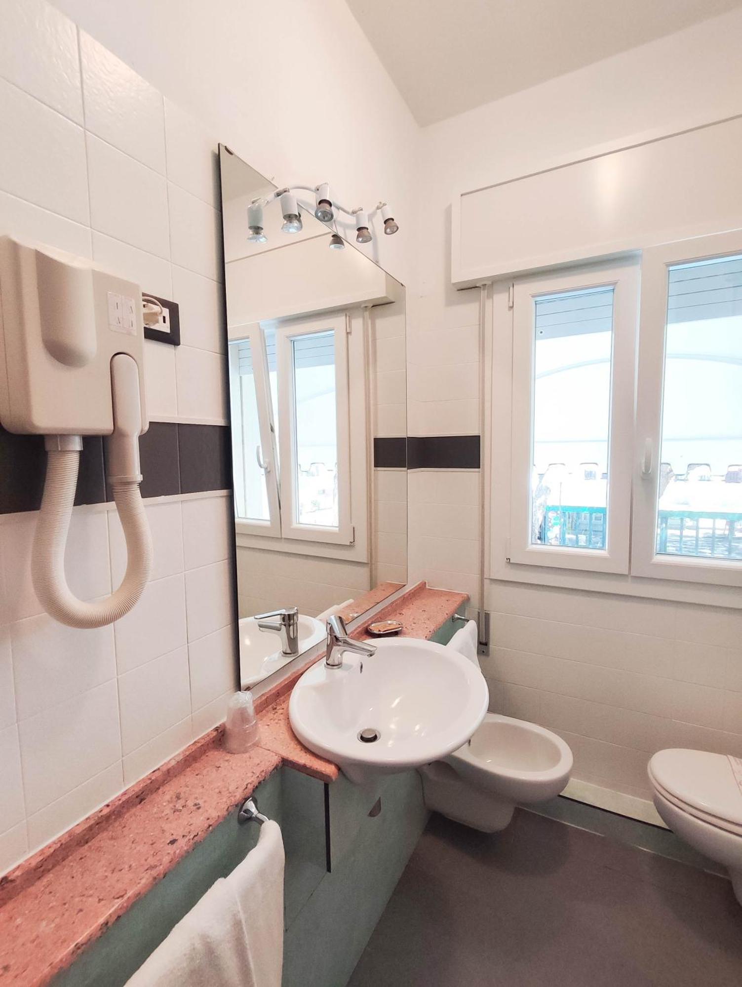 Riviera 3*