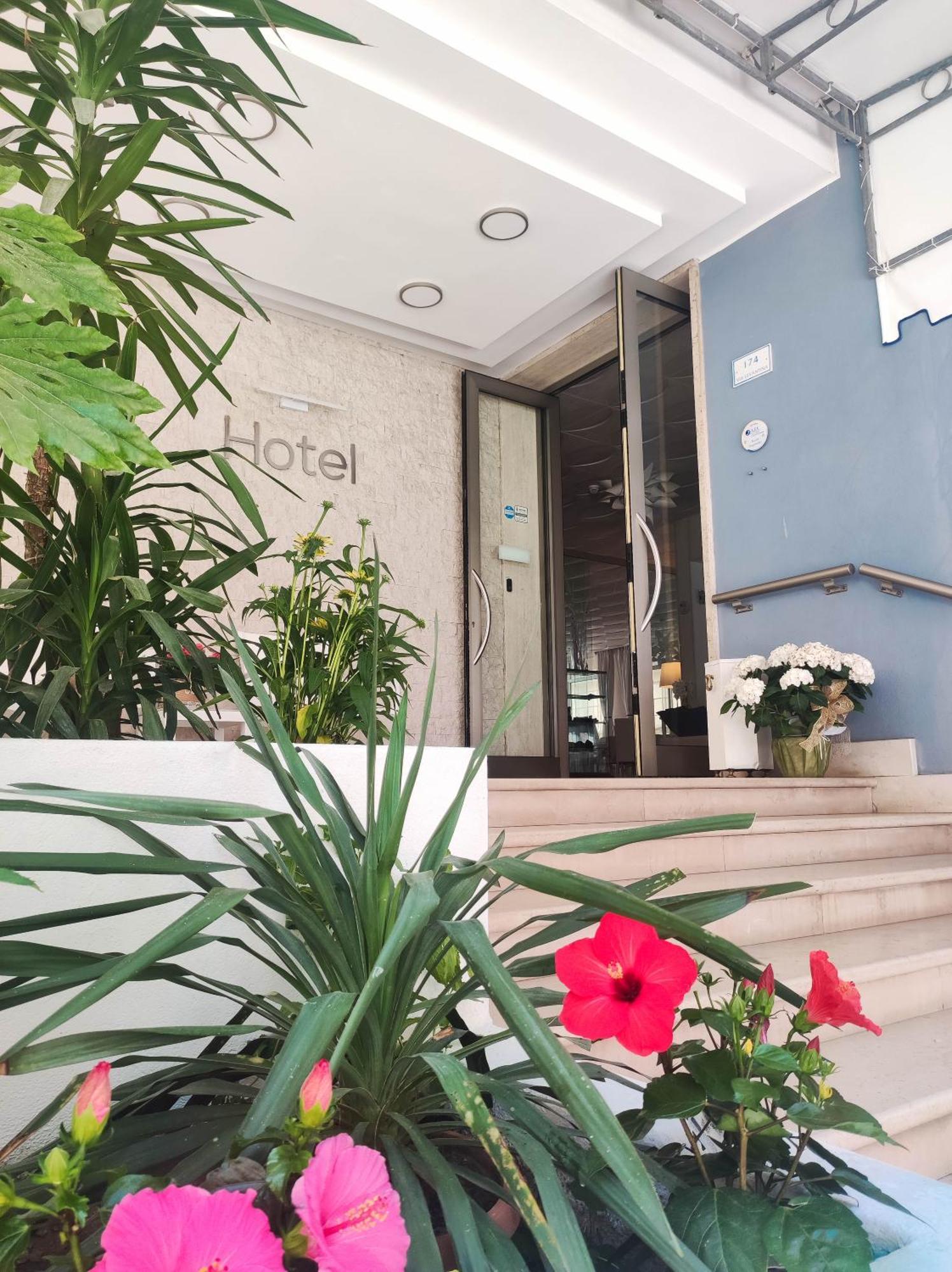 Hotel Riviera 3*